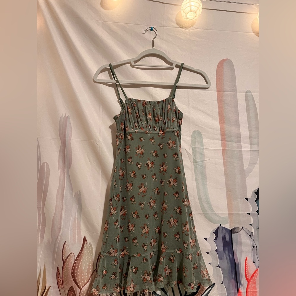 - mesh material with lining inside
